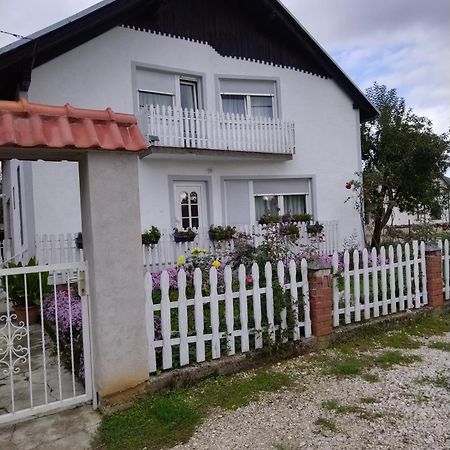 Sobe Za Nocenje Gospic Hotel Exterior foto
