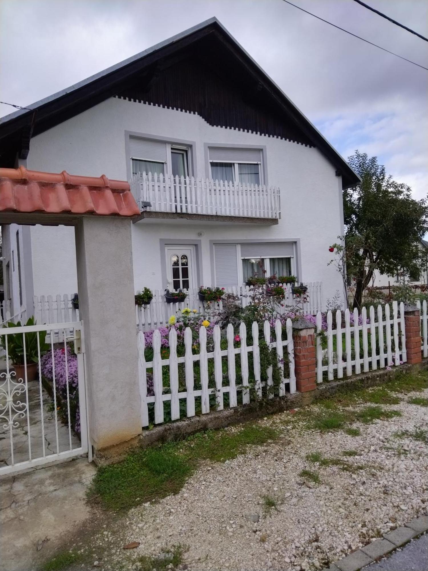 Sobe Za Nocenje Gospic Hotel Exterior foto